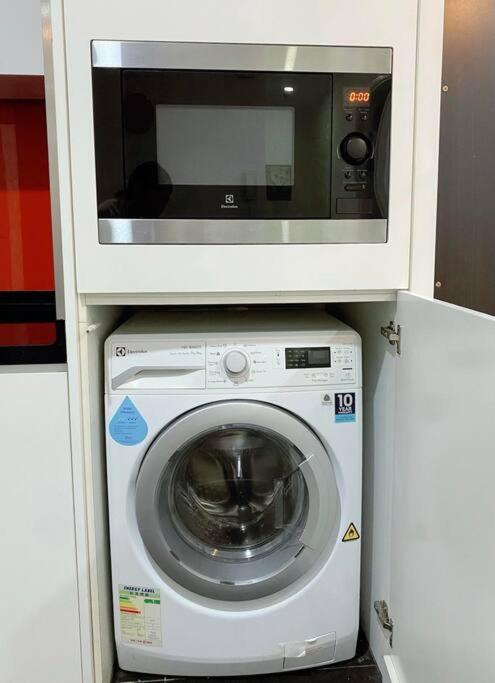 Arcoris Soho Mont Kiara With Free Parking And Netflix Pangsapuri